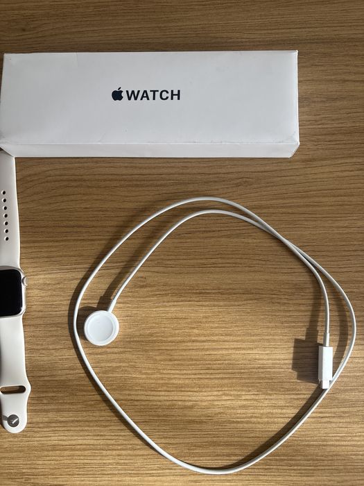Apple Watch SE (Gen 2) Starlight