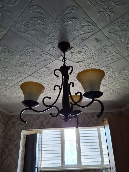 Продам люстру  почти новый,