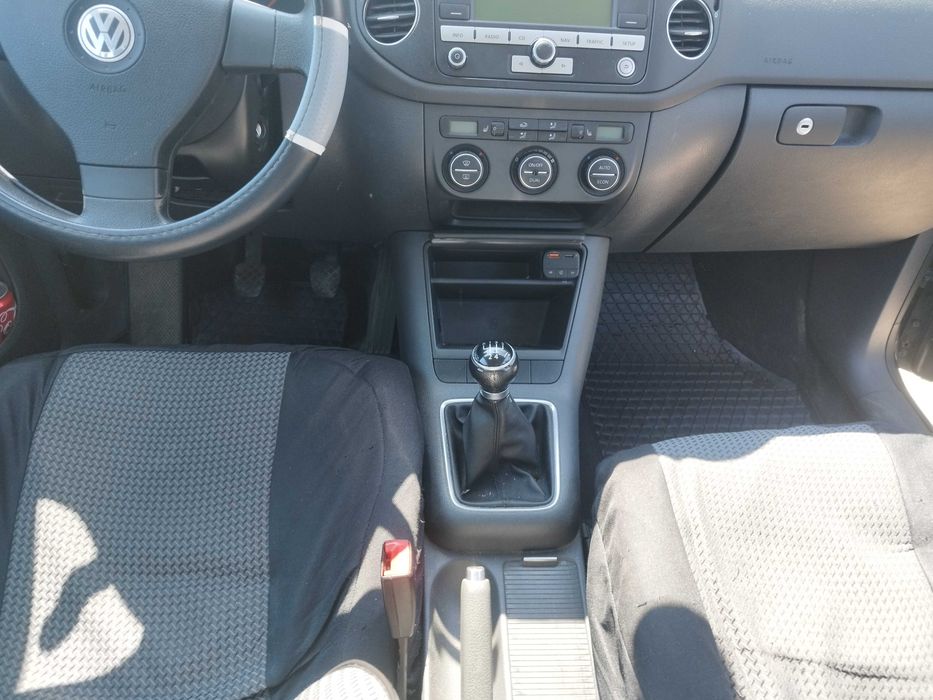 Mașină Golf 5 1.4 benzină
