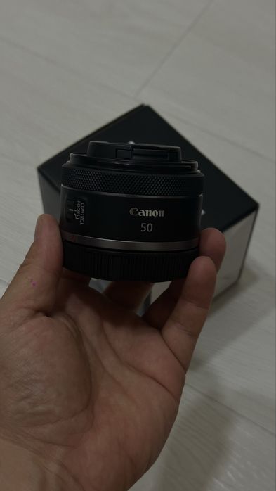 Canon R8 kit 28-50 + 50mm