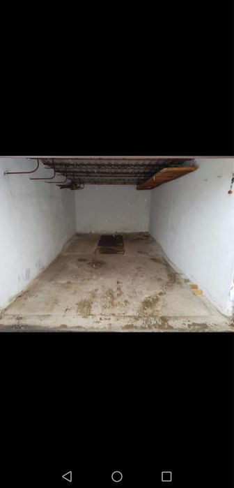 Inchiriez apartament + garaj