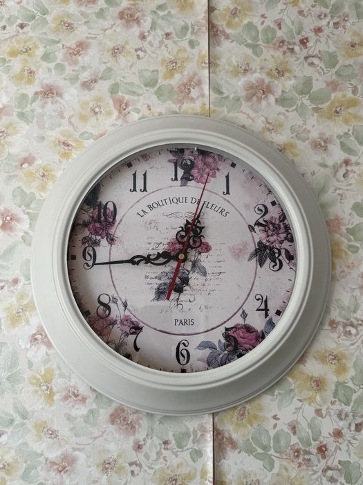 Продам часы настенные