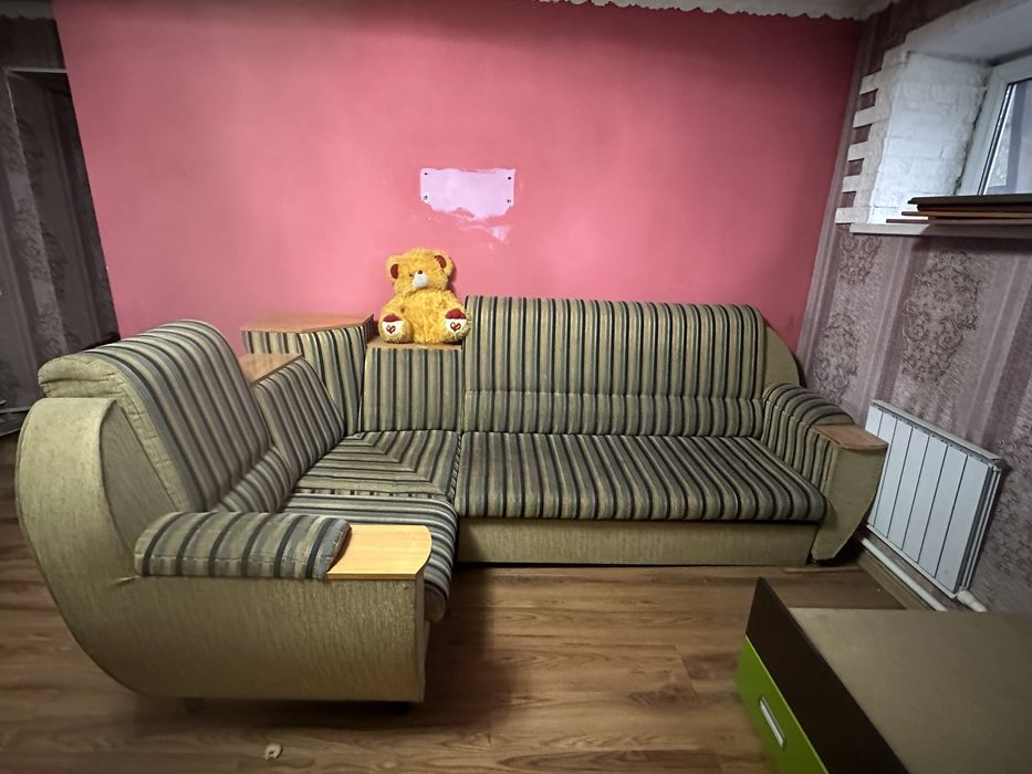 Диван угловой б/у