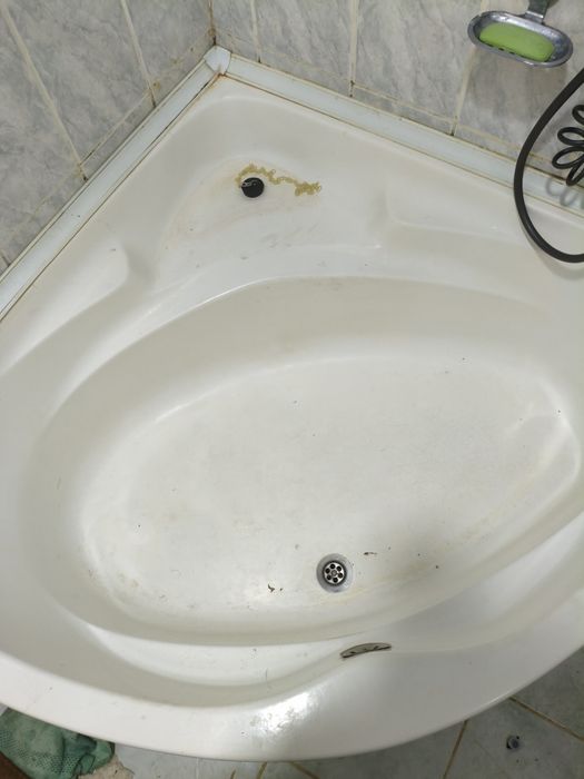 Ванна парус в хорошем состоянии и не шумная БУ.