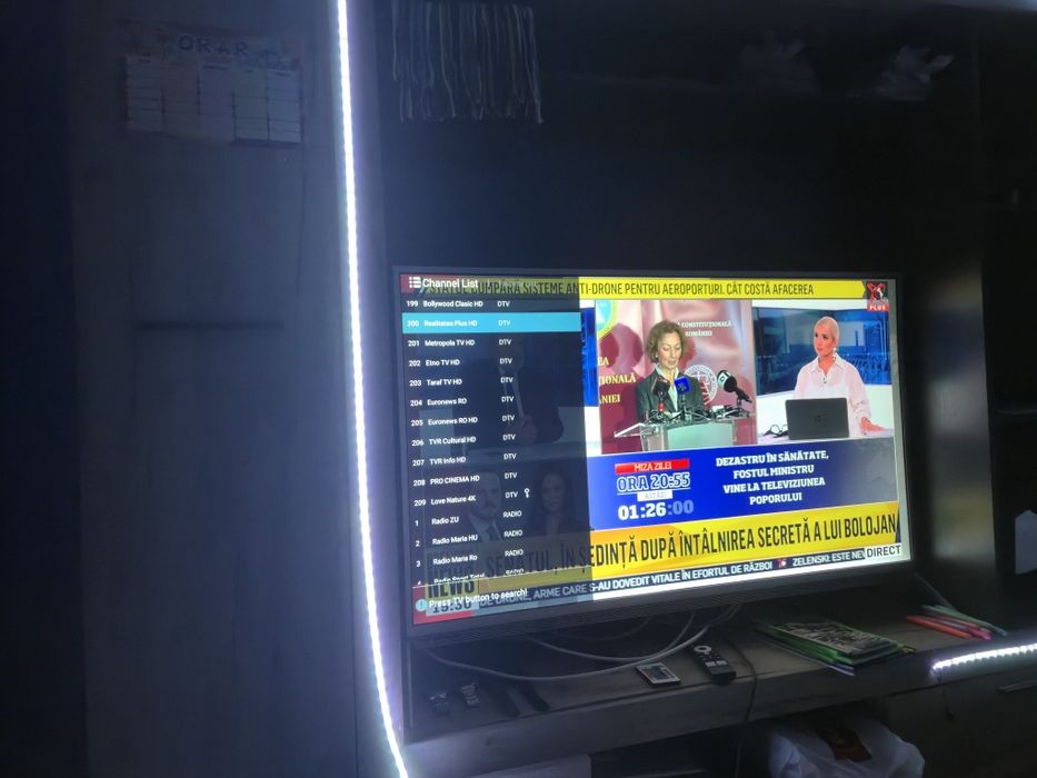 Continental Edison Smart LED cu diagonala de 49 de inchi (124,5 cm), rezoluție UHD 4K și sistem de sunet JBL integrat