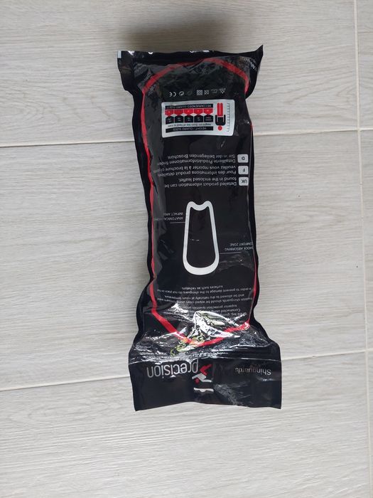 Apărătoare tibie fotbal Precision – nouă, mărimea L