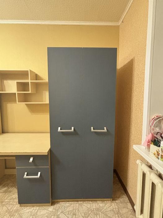 Стенка шкаф стол и полки