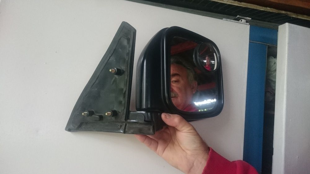 Зеркало заднего вида