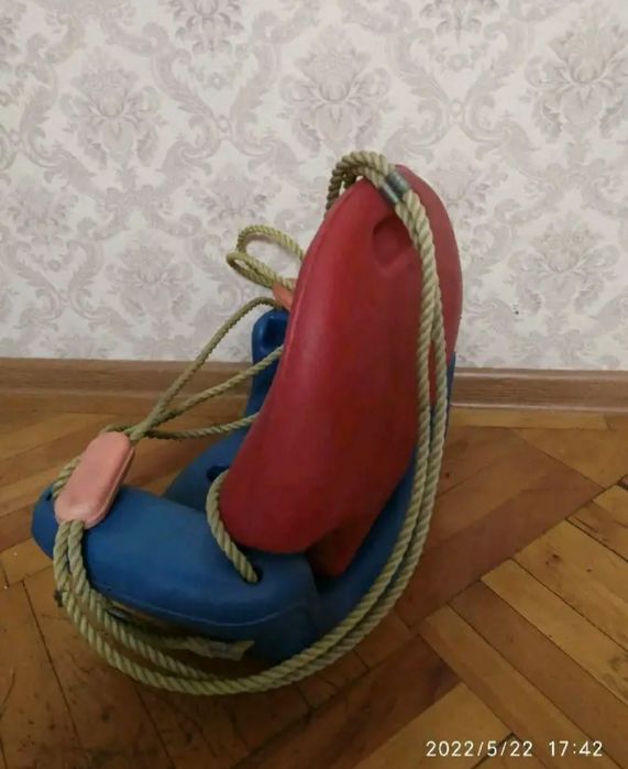 Продам детскую качелю