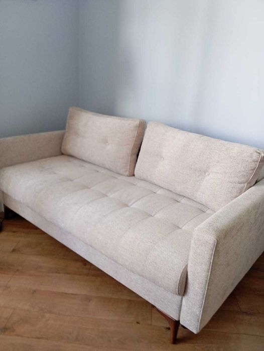 Продам диван цвета айвори