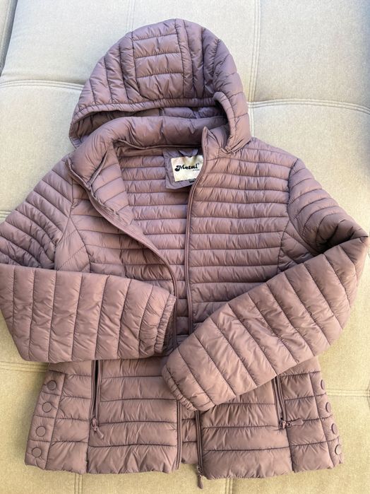 Преходно лилаво яке