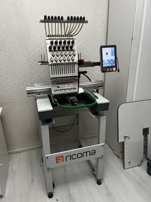 Продам вышивальную машинку