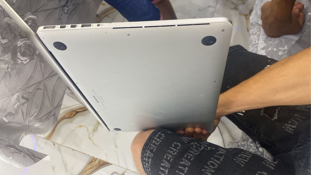 Vand doua macbook pro m14 2023 pentru piese