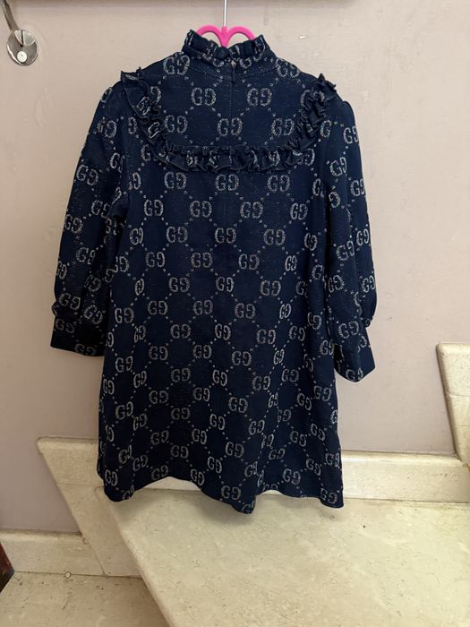 Детска оригинална рокля на Gucci за 6 г .Без следи от носене!