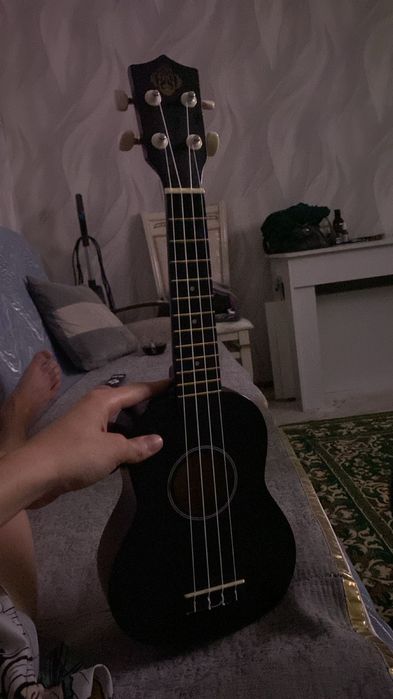 Укулеле продам лч