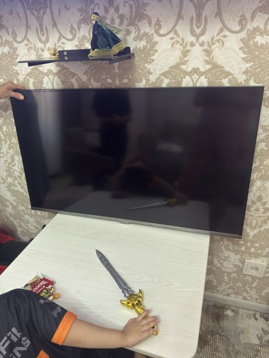 Продается телевизор samsung 43