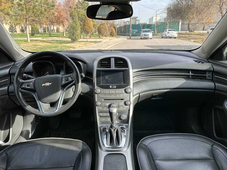 Chevrolet Malibu Srochna sotiladi