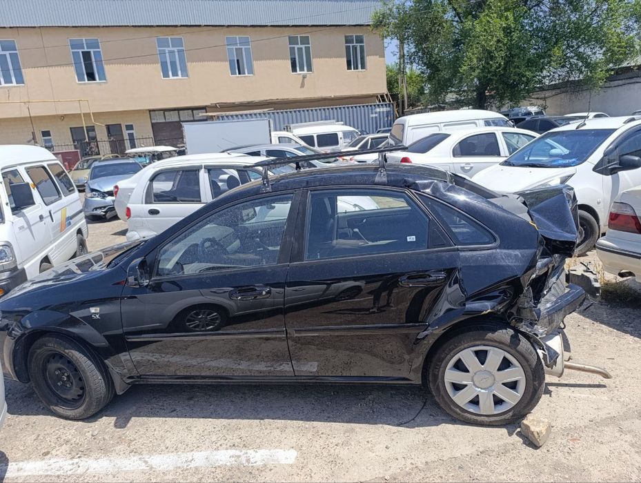 moshina orqadan urilgan