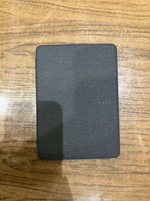 Kindle Paperwhite Signature Edition + калъф 11та генерация
