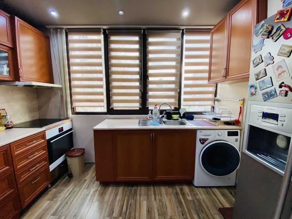 Продава се Тристаен апартамент в София, Дружба 1 - 70 кв.м за 2715 €/кв.м - Снимка #1