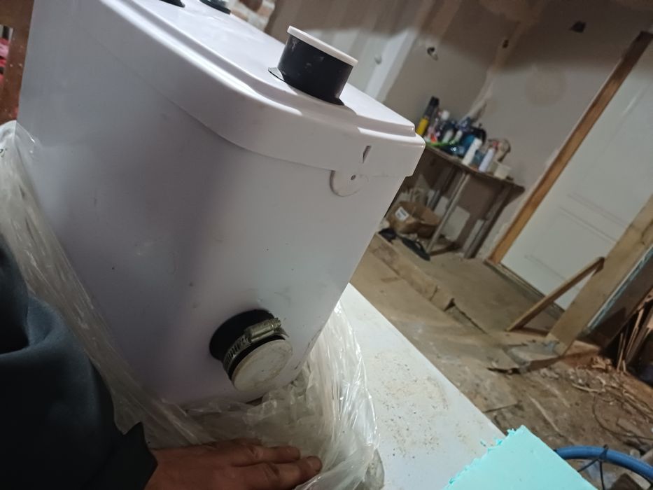 Санитарна помпа Geko 600w/ 270л. В минута/ височина на заустване 8 м. .