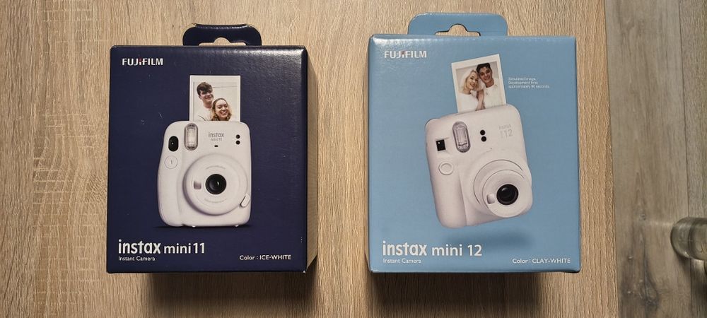 Фотоапарат за моментни снимки Fujifilm Instax Mini 11  и Mini 12