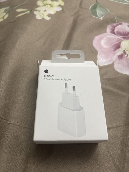 Продам iphone 15  128 gb + Airpods
