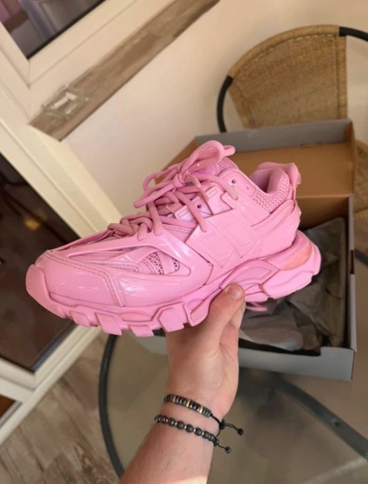 Balenciaga track