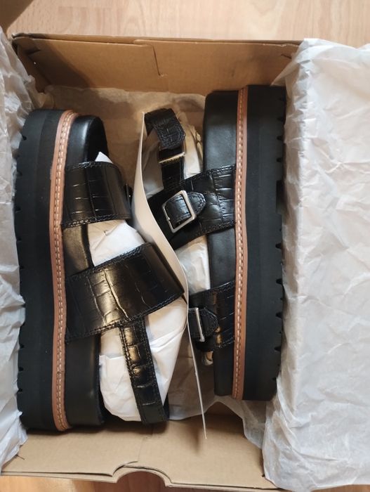 Нови дамски сандали Clarks 40