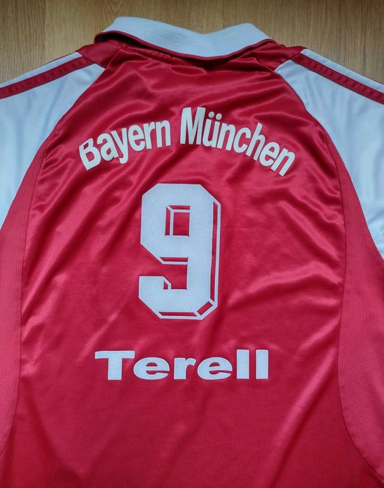 Bayern Munchen / Adidas - футболна тениска на Байерн Мюнхен за 164см.