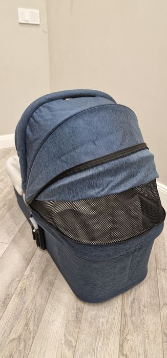 Коляска демисезонная