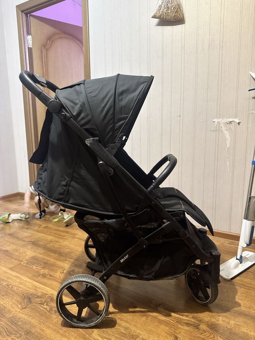 Продам прогулочную коляску Mstar