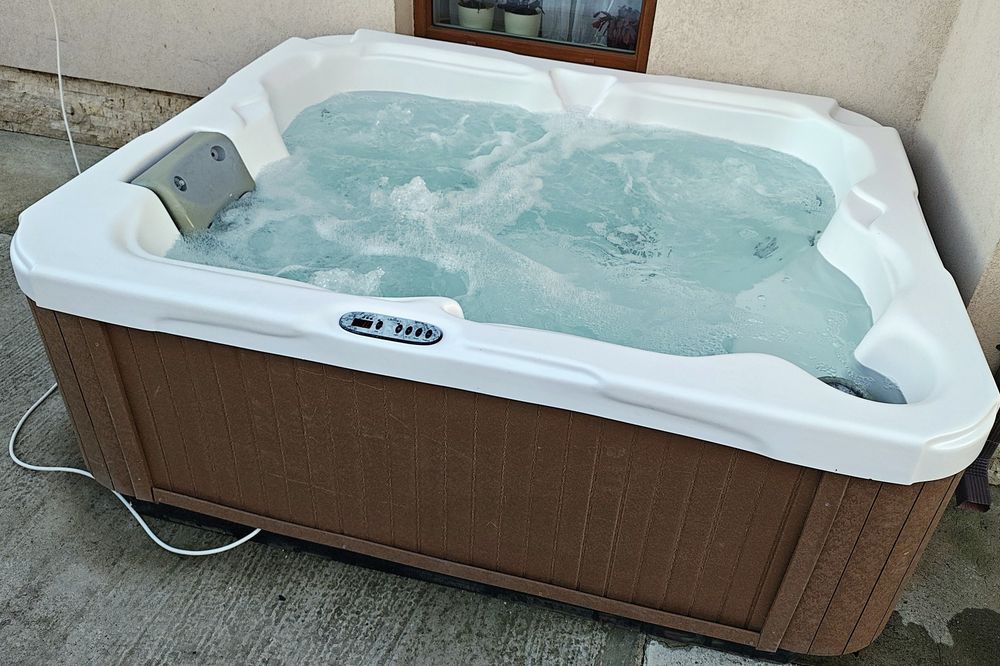 Jacuzzi exterior Dimension One  3 locuri