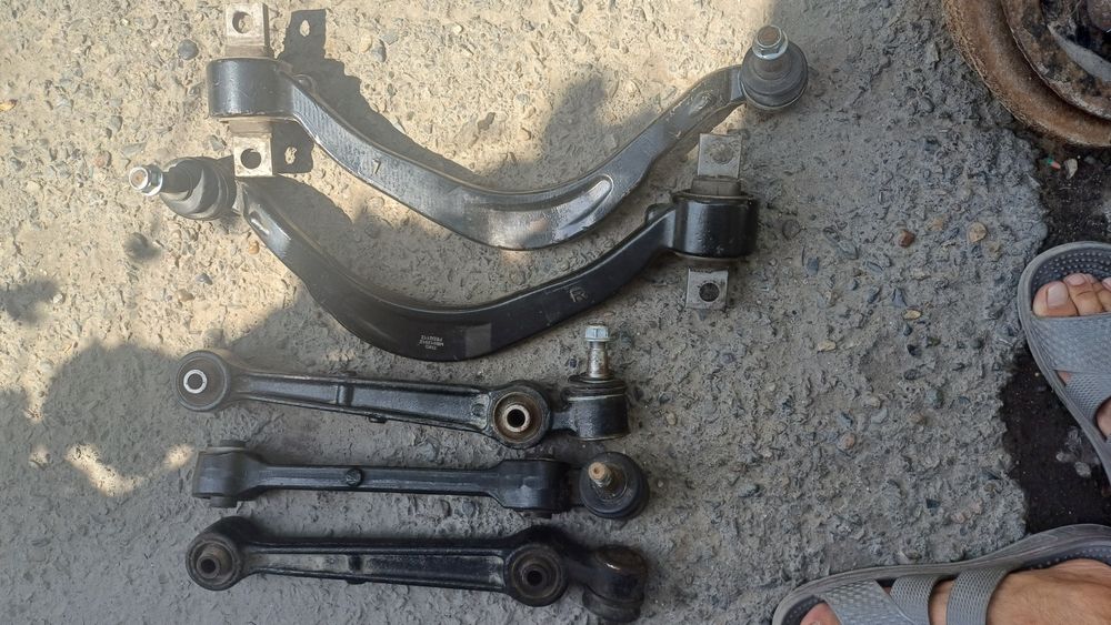 Продам амортизаторы Митсубиси  Галант 93-96г