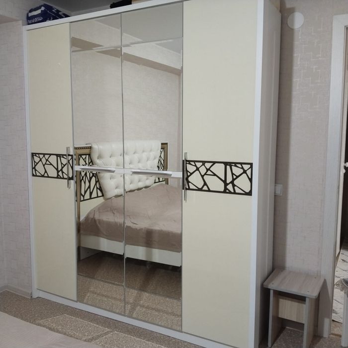 Продам спальный гарнитур