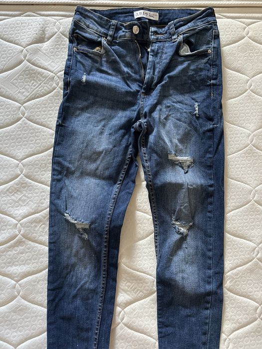 Чисто нови дънки