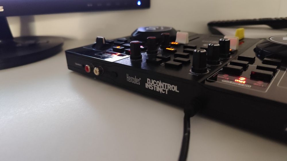 Consola Hercules Dj Control Instinct