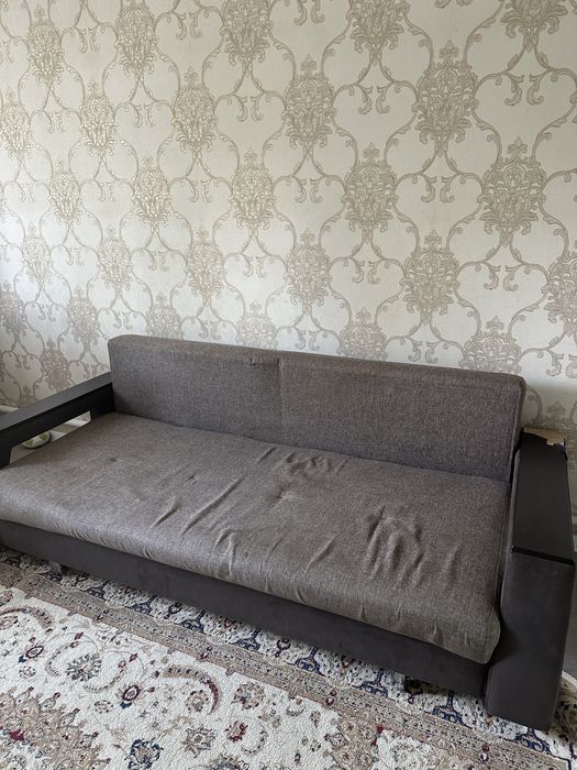 Продам диван в хорошем состояние!