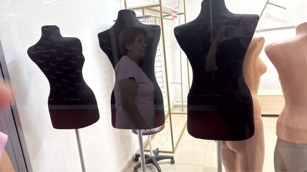 Продам стеллажи для бутика