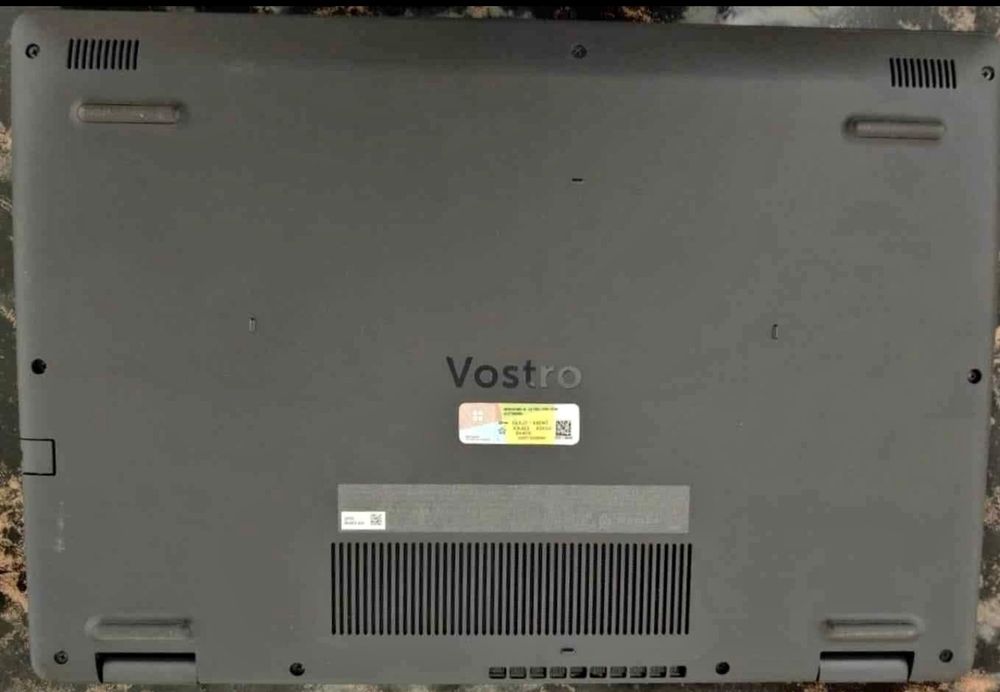 Vand laptop Dell Vostro 15 3500