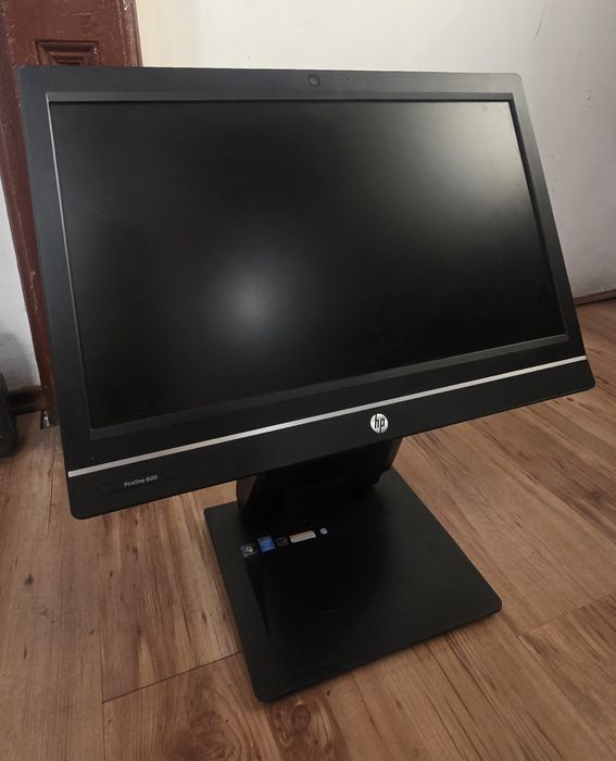 Монитор с вграден компютър