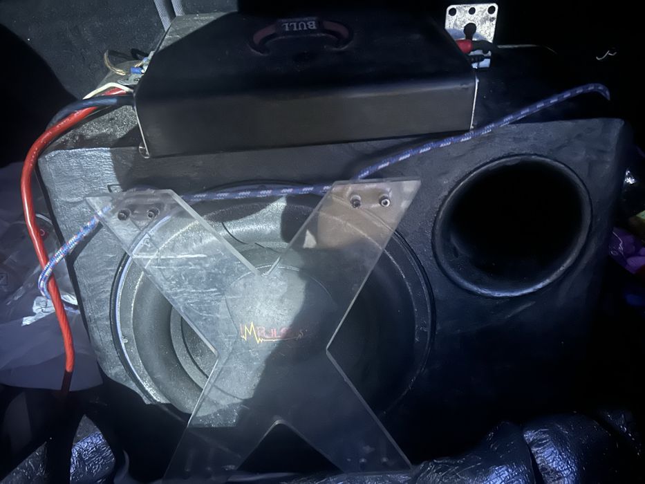 Vand Subwoofer auto cu statie