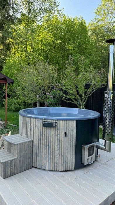 Джакузи с всички екстри НАЛИЧНИ