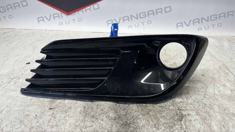 Toyota Auris 2 дясна и лява решетка за халоген