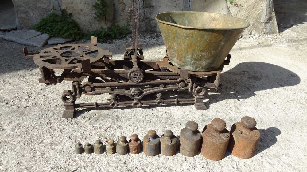 Механичен ретро кантар - антика