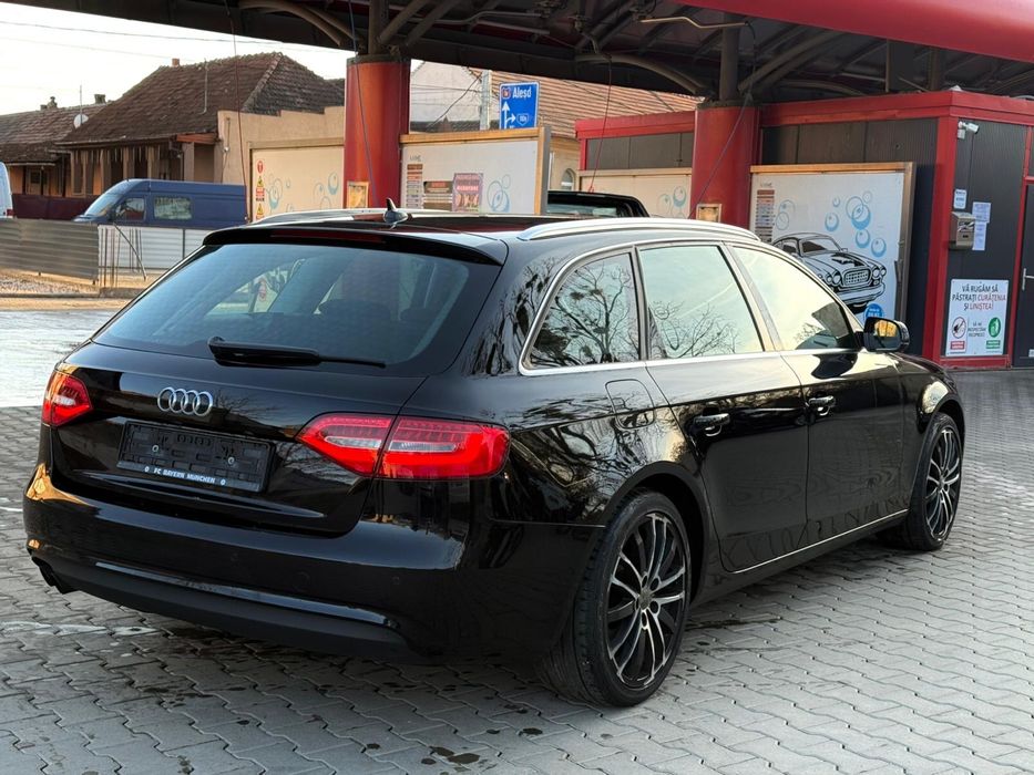 Audi a4 b8.5 facelift  2.0tdi 177cp Quattro (4x4) xenon/led navigatie