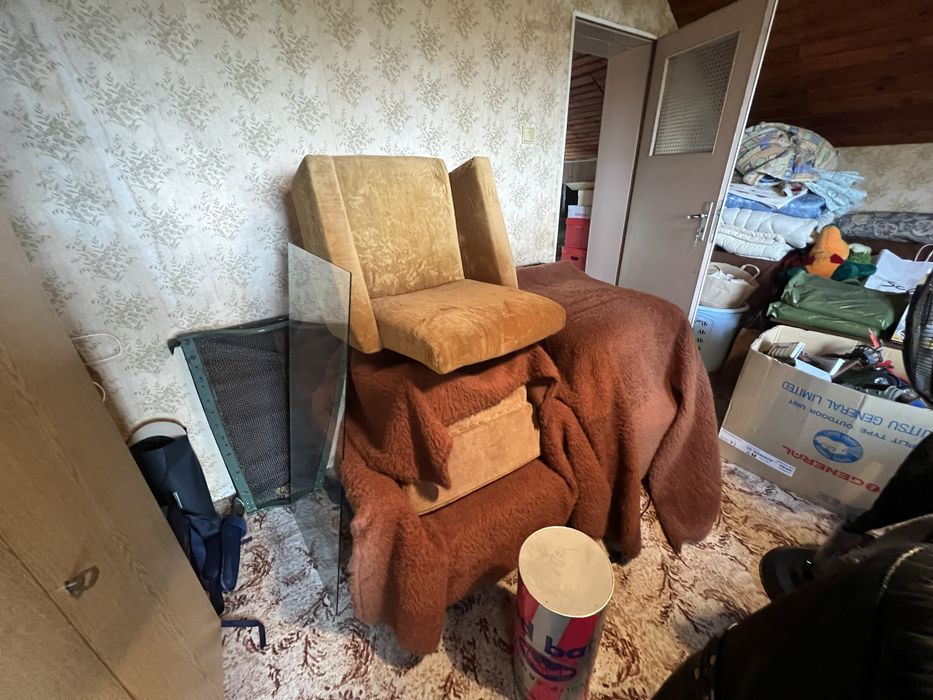 Мебели от всякакъв вид