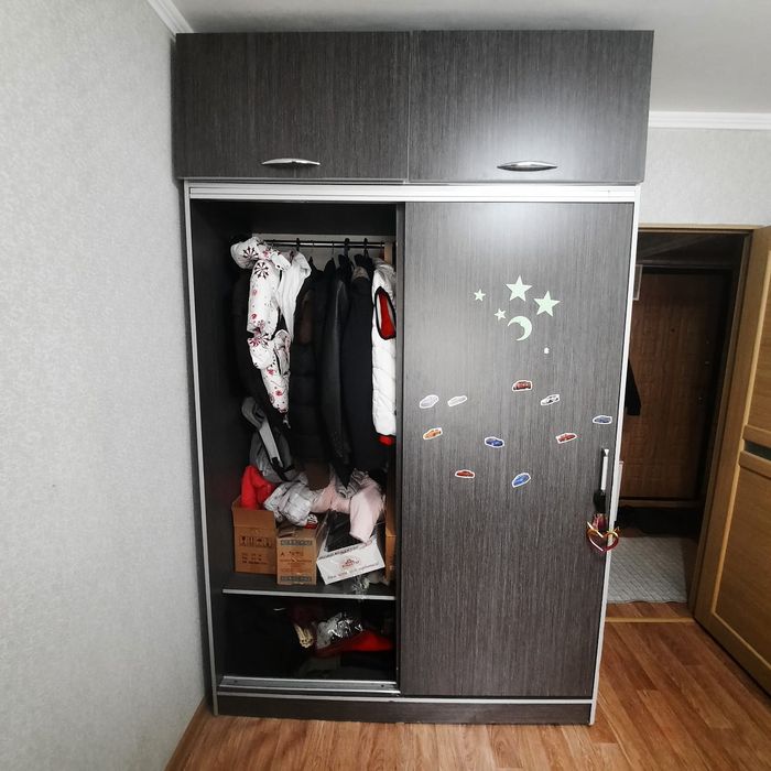 Продам купейный шкаф с антресолью