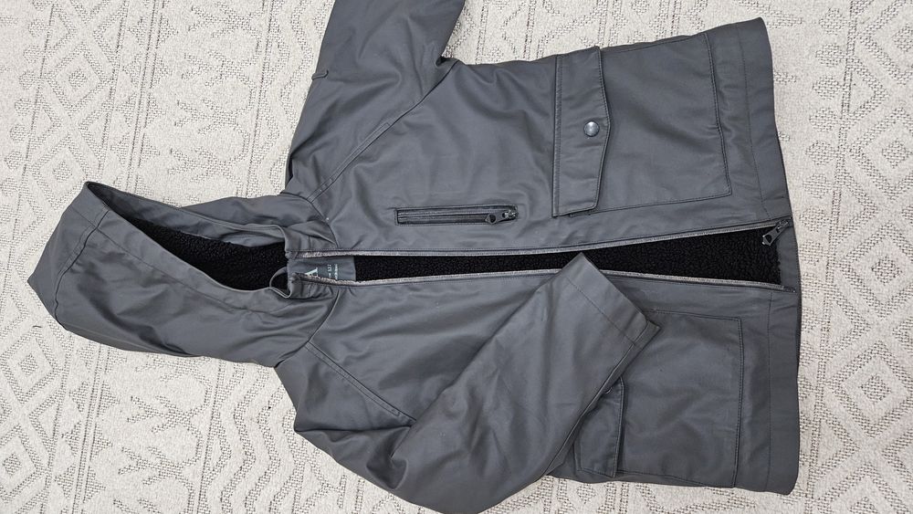 Куртка PUMA на 7-10 лет