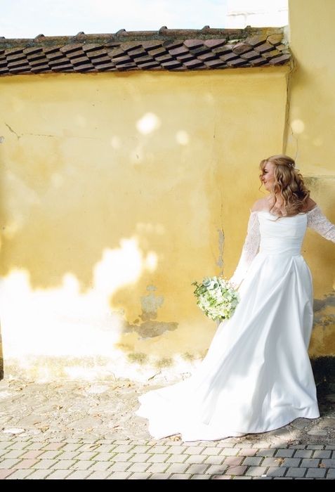 Vand rochie de mireasa